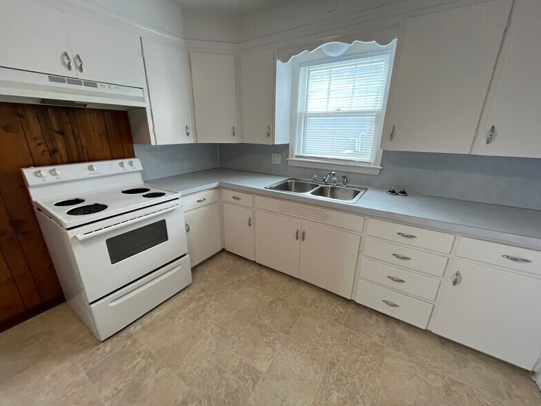 Building Photo - 615 Washington Ave