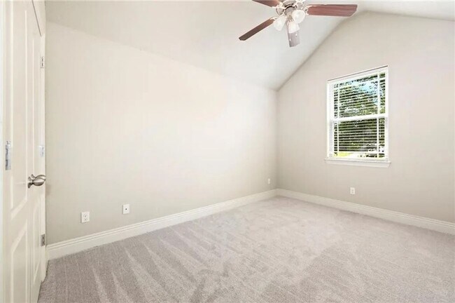 Building Photo - BEAUTIFUL HOME IN GREAT LOCATION!