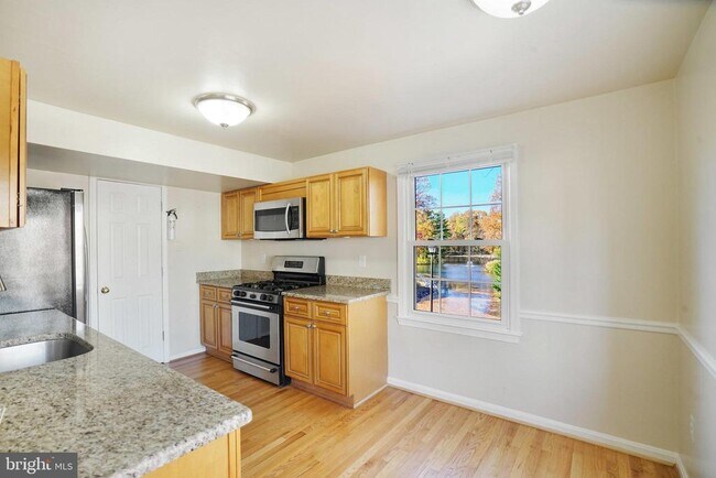 Building Photo - 4339 Cedarlake Ct