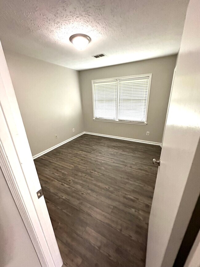 Building Photo - 2075 Harden Chapel Rd