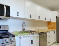 Building Photo - Freshly Updated 1-Bedroom Condo Across from Lincoln Park – Jersey City