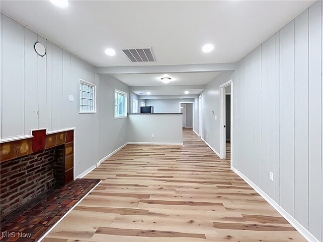 Building Photo - 38599 Plains Ct