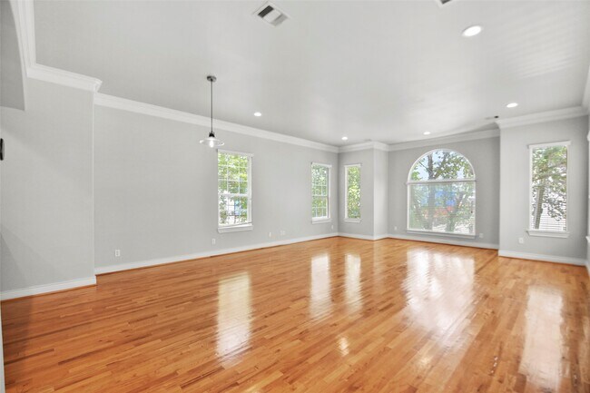 Building Photo - 1602 Colorado St