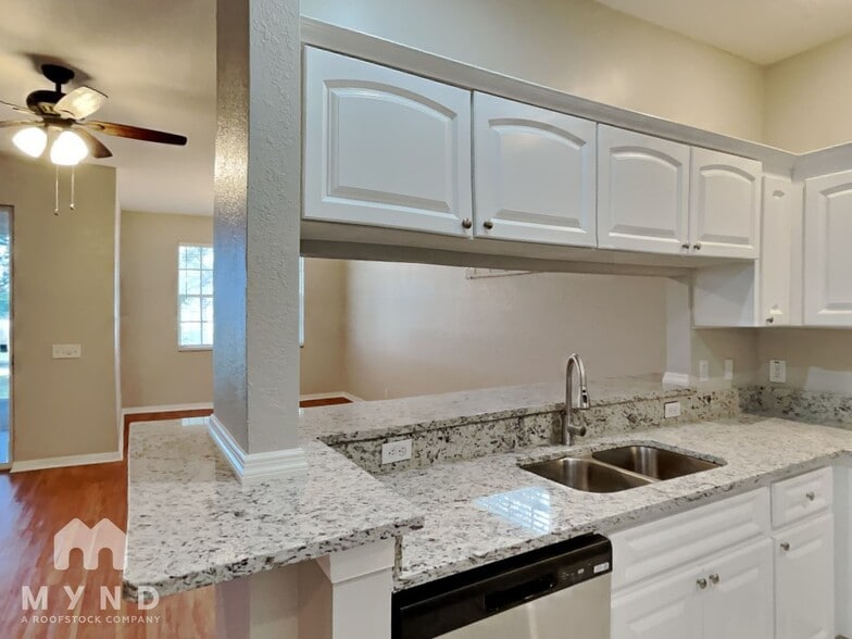 Building Photo - 12042 Lake Allen Dr