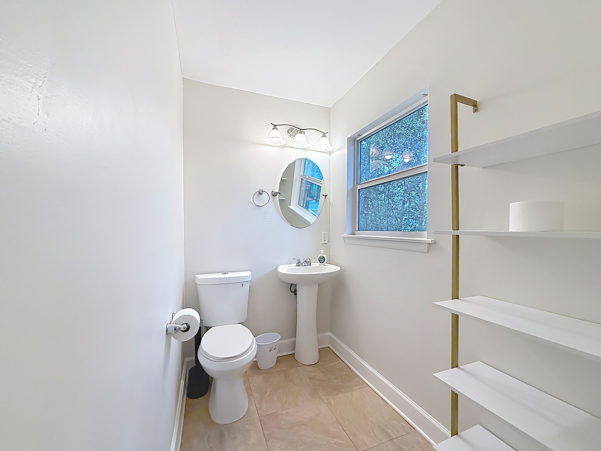 Building Photo - 1422 Lucy St