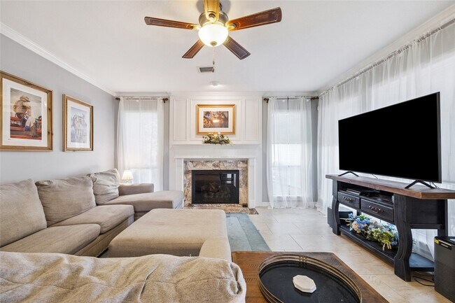 Building Photo - 1118 Sherfield Ridge Dr