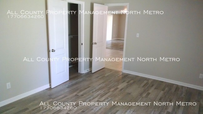 Building Photo - 4646 Pinecrest Dr
