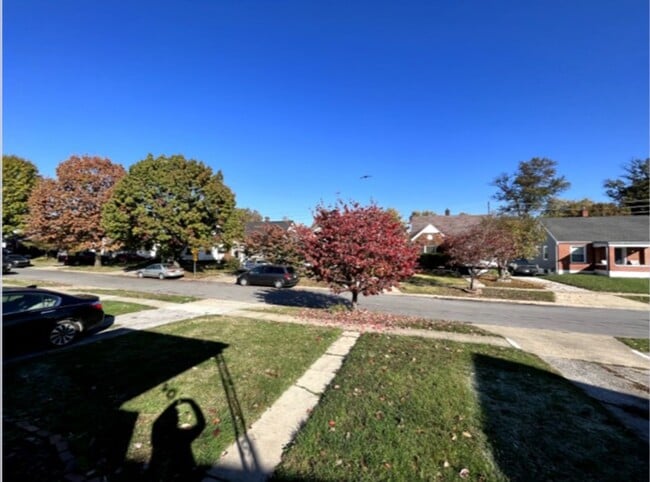 Building Photo - Beautiful 3 Bedroom 1 Bathroom Home