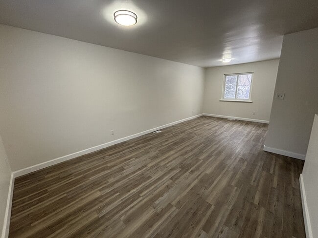 Building Photo - 6826 E 3rd Ave