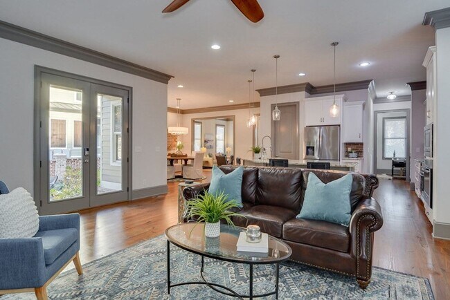 Building Photo - 3057 Leaning Oak Way