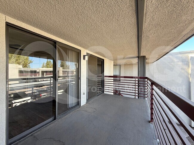 Building Photo - 3435 W Danbury Dr