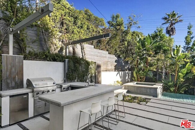 Building Photo - 16132 Alcima Ave