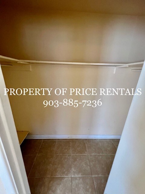 Master closet - 622 Texas St