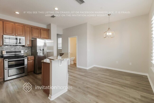 Building Photo - 2421 Lexington Oak Dr