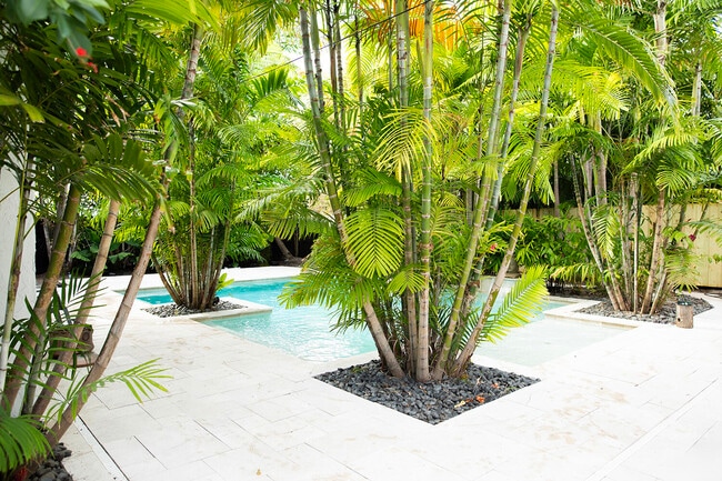 Building Photo - 634 SE 3rd Ave