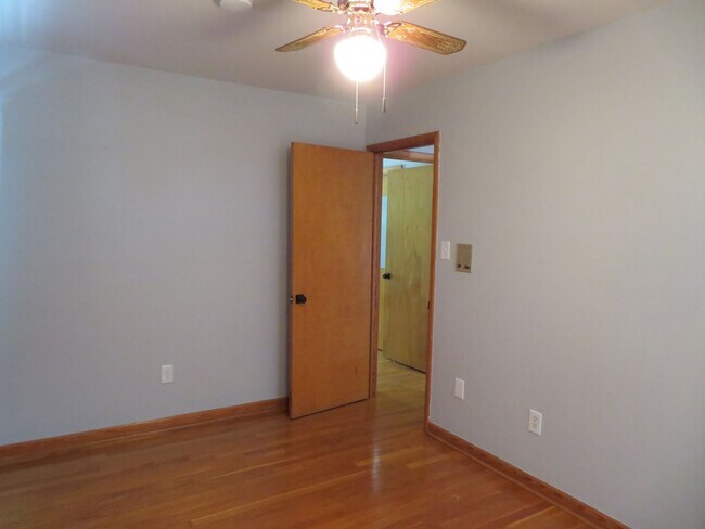 Building Photo - 412 Macarthur Avenue