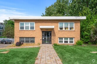 Building Photo - Spacious 1BR/1Bath apartment Available Ear...