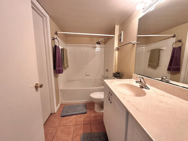 Building Photo - 4807 Via Palm Lakes Via