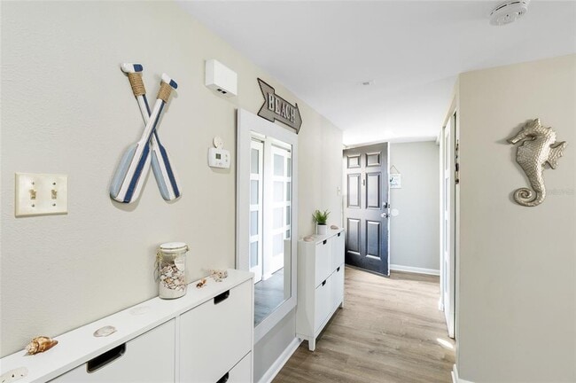 Building Photo - 1579 Greenlea Dr