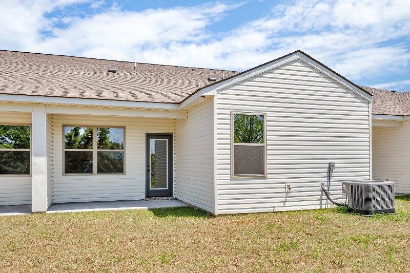Building Photo - 17441 Berkshire Dr