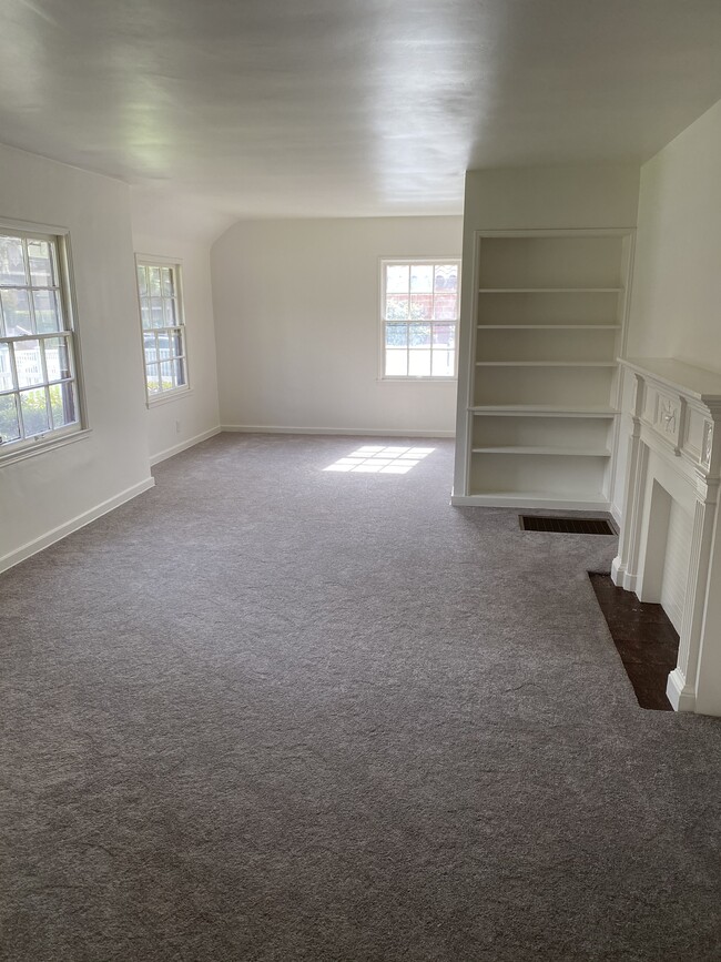 Living Room - 1407 Bresee Ave