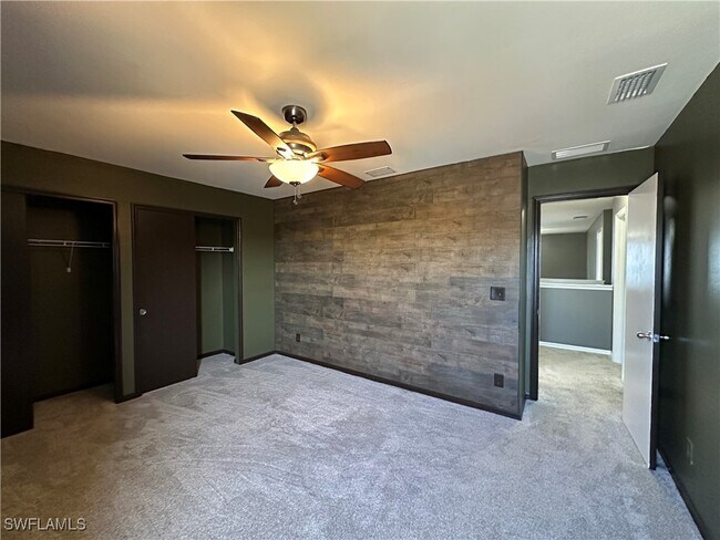 Building Photo - 8100 Allamanda Ct