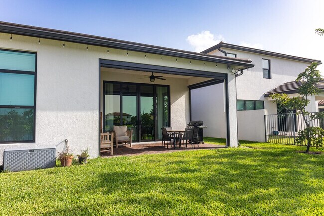 Building Photo - 8948 Grand Prix Ln