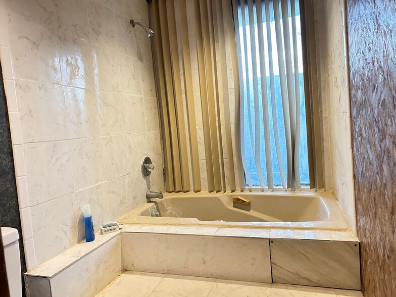 Building Photo - 108 Timberlake Ct