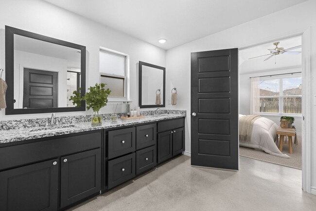 Building Photo - 3 BEDROOM 2 BATH CUSTOM HOME IN NOLANVILLE