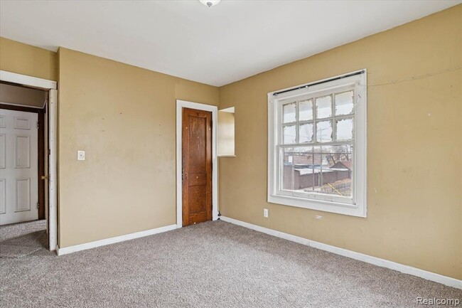 Building Photo - 5421 Toledo St