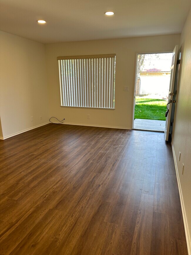 Building Photo - 43379 Martini Ct