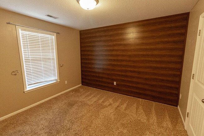 Building Photo - 4207 Black Tail Dr