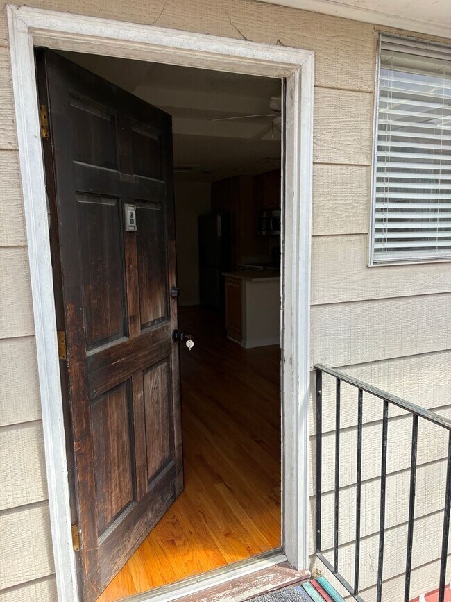 Building Photo - 2855 St Charles Ave