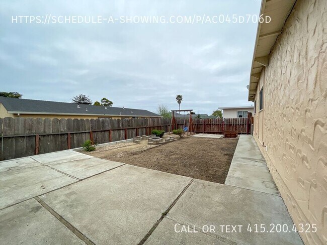 Building Photo - 1615 Flores St