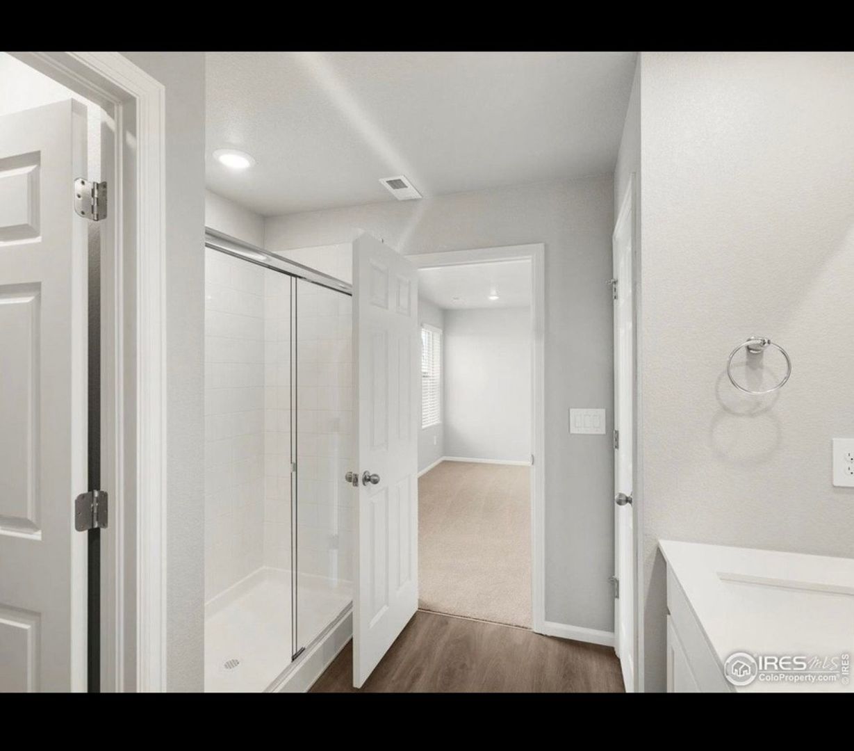 Building Photo - 612 98th Ave