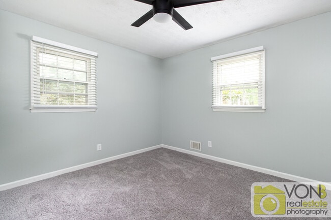 Building Photo - 2552 Hidden Hills Dr