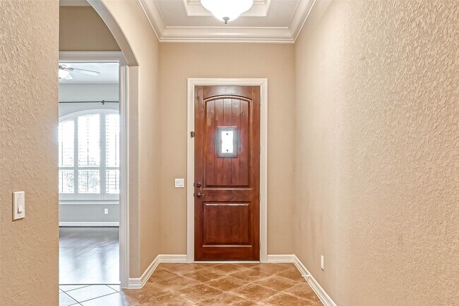 Building Photo - 5014 Fairford Dr