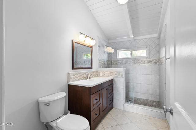 Building Photo - 4237 Faria Rd