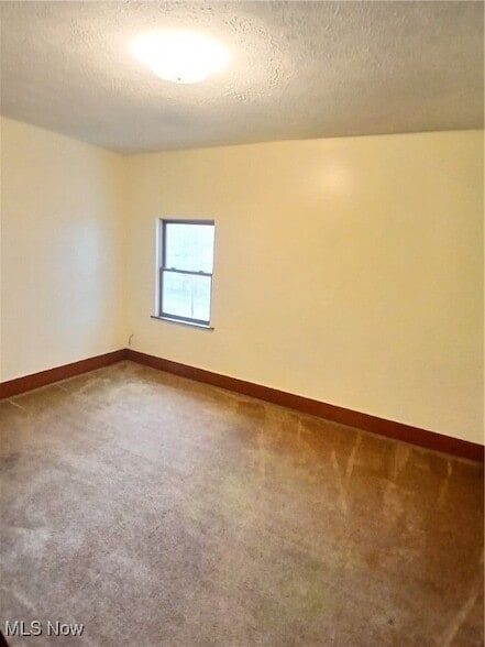 Building Photo - 809 Lakewood Ave