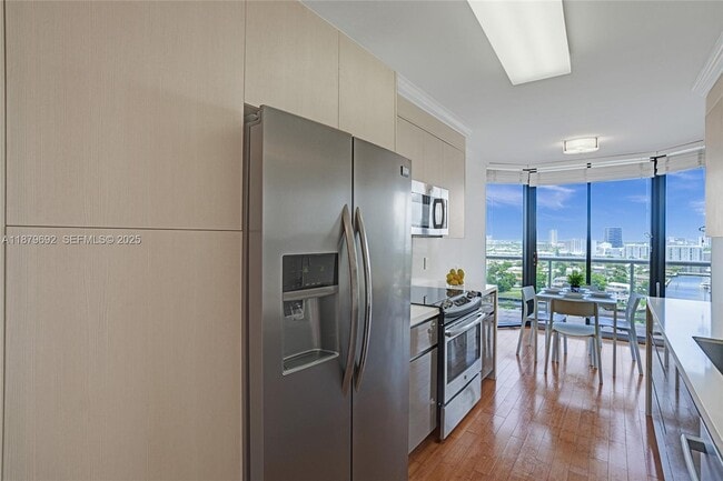 Building Photo - 3640 Yacht Club Dr