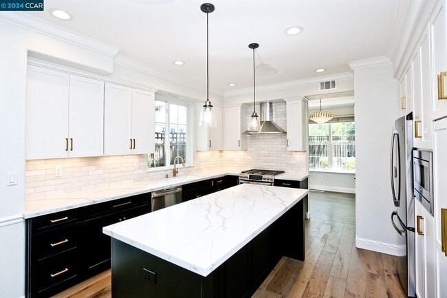 Building Photo - 1079 River Rock Lane