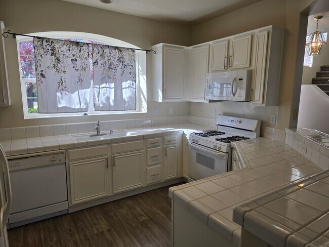 Building Photo - Beautiful South Reno Home in Gated Community