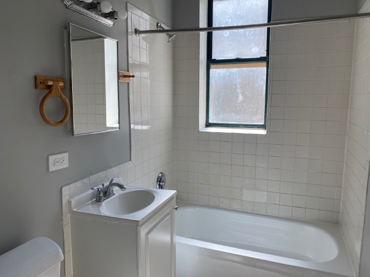 Building Photo - 5645-5657 W Washington Blvd