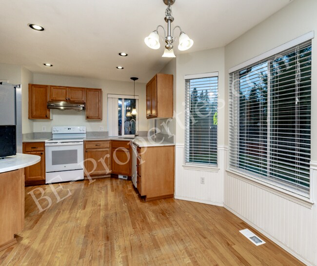 Building Photo - Puyallup Home