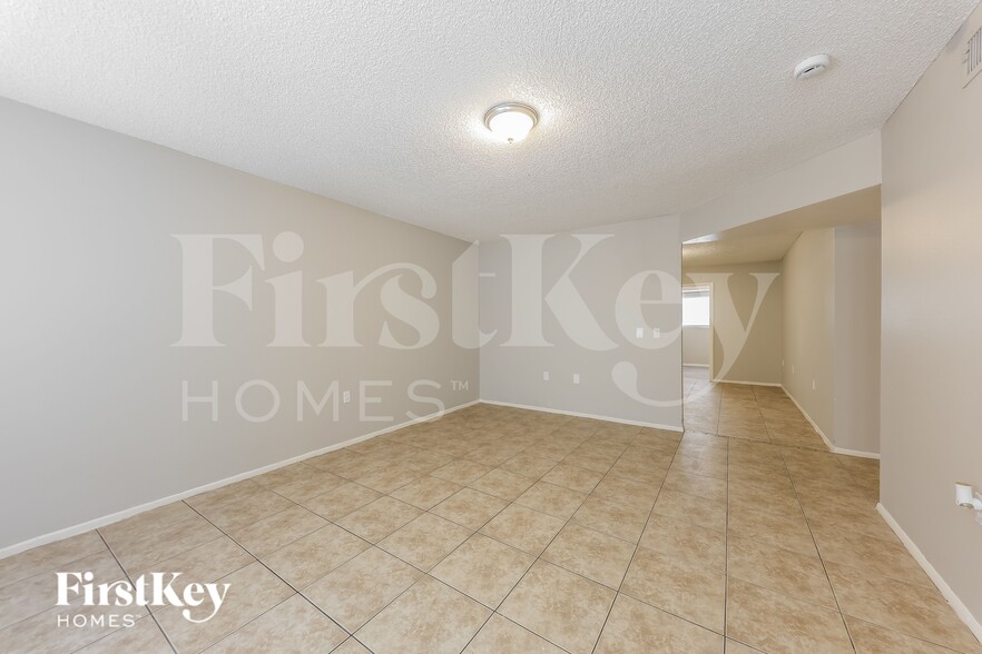 Building Photo - 3816 W Northern Ave