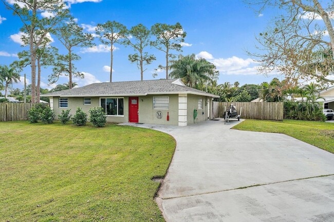 Building Photo - 5854 SE Orange Blossom Trail