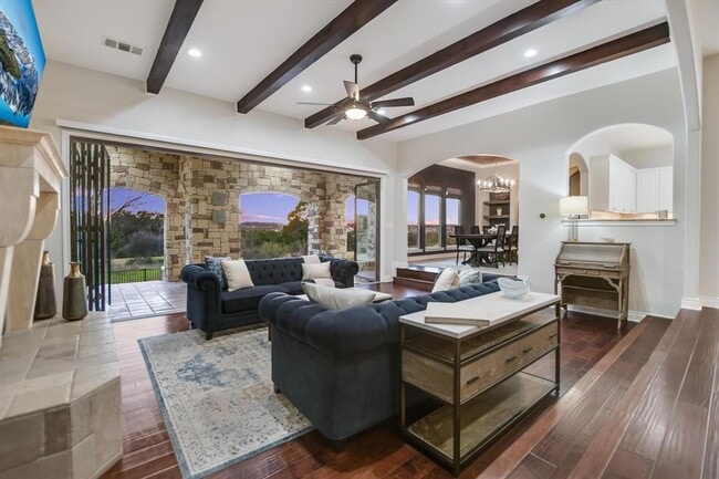 Building Photo - 211 Jack Nicklaus Dr