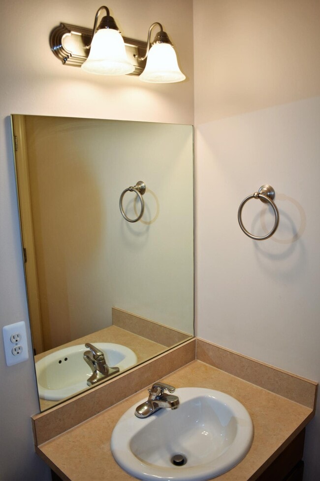 Building Photo - 609 Powell Dr