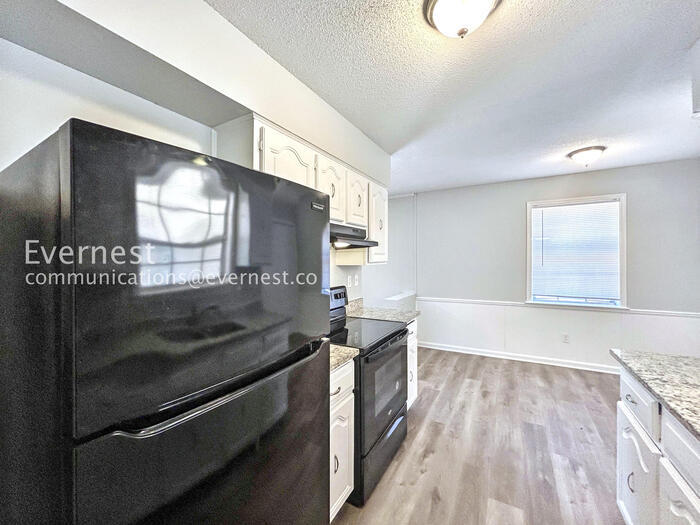 Building Photo - 3500 Panbrook Cove