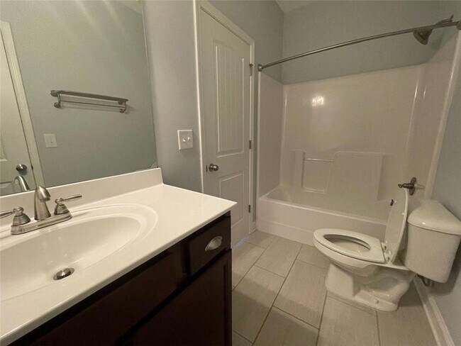 Building Photo - 3483 Lost Oak Dr NE